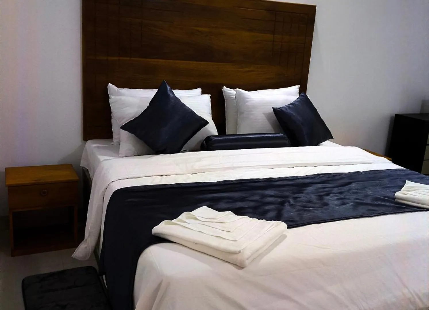 Air Ray Homestay 니곰보