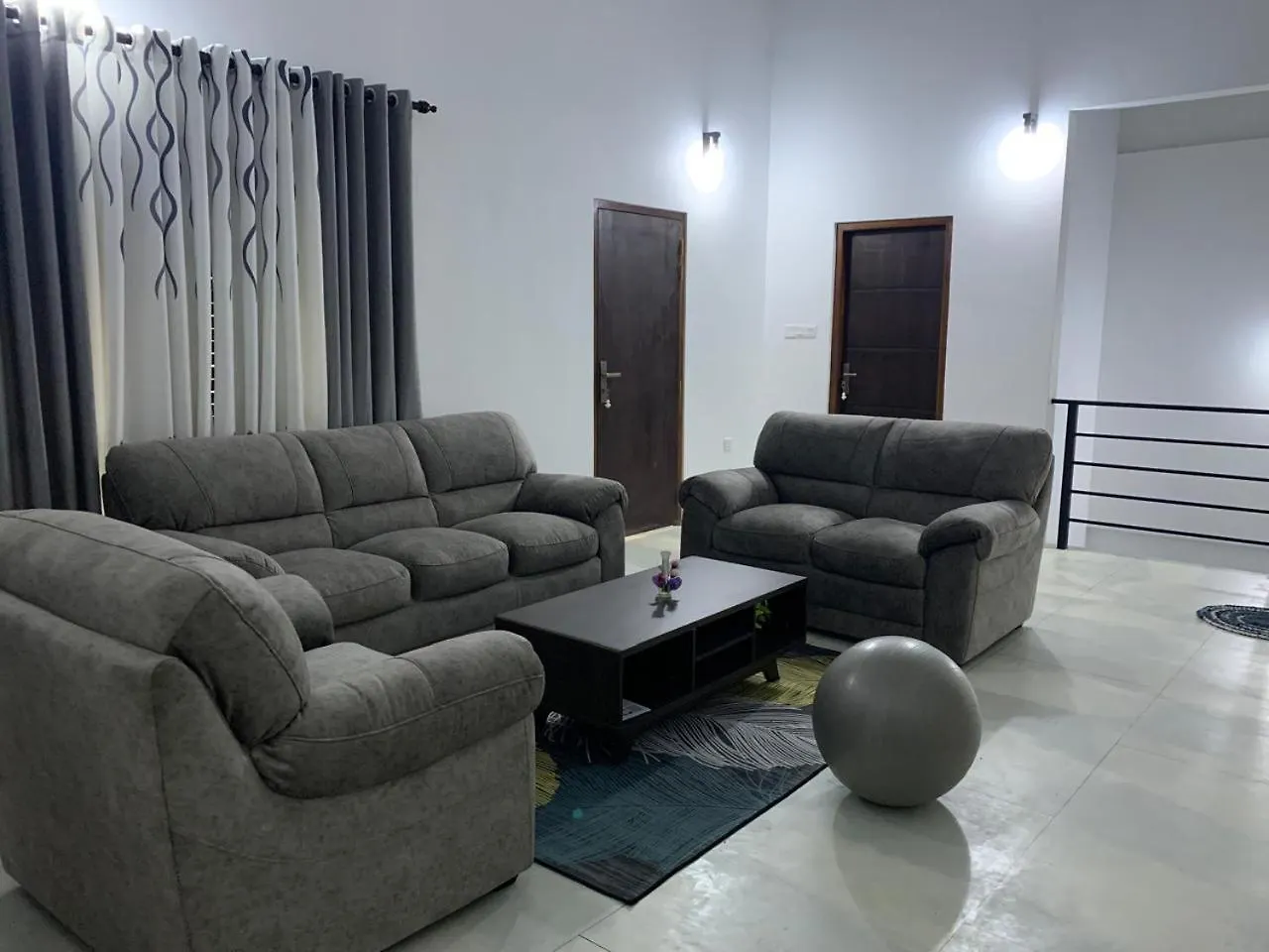 Air Ray Homestay 니곰보