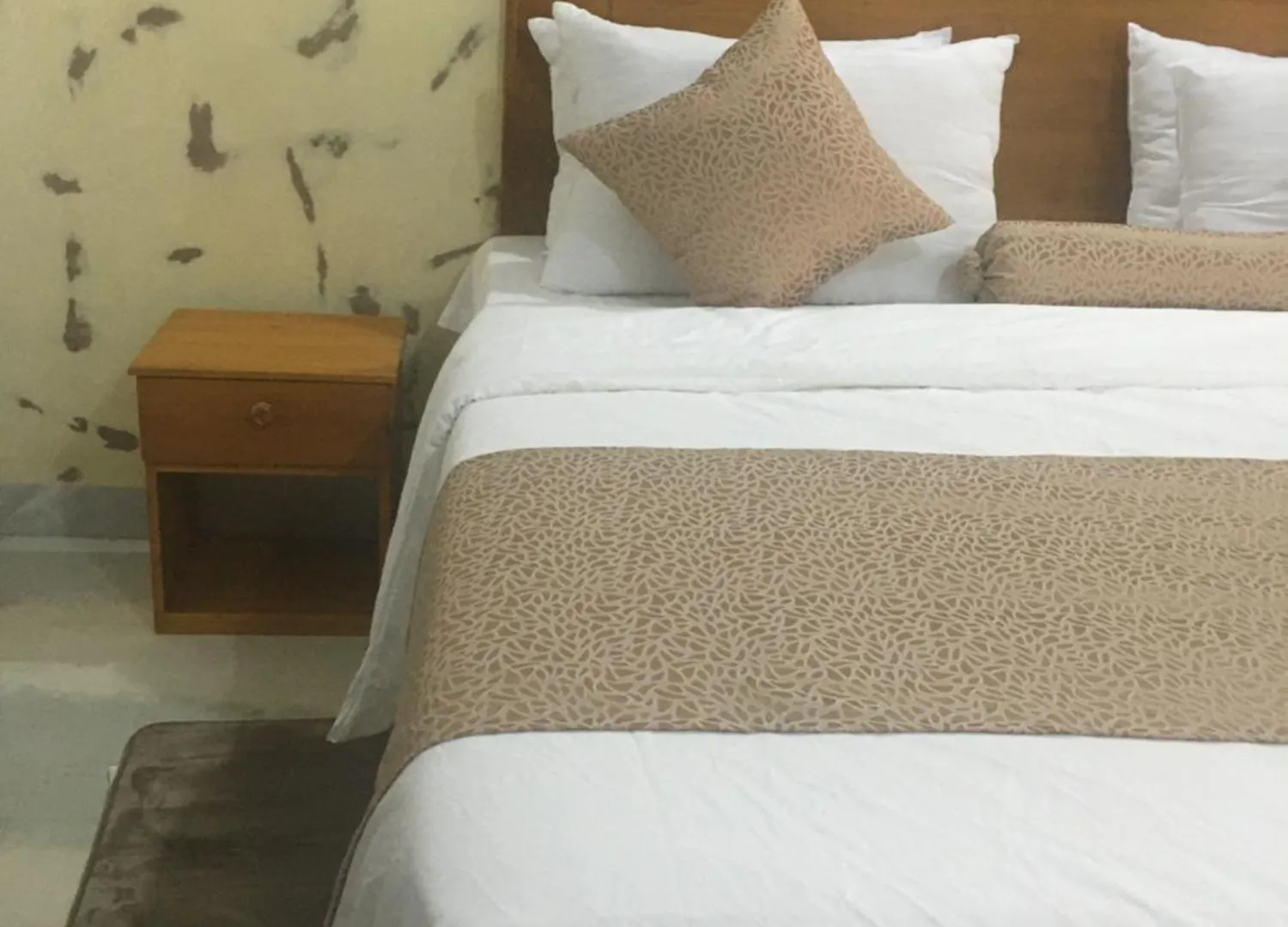 Air Ray Homestay 니곰보