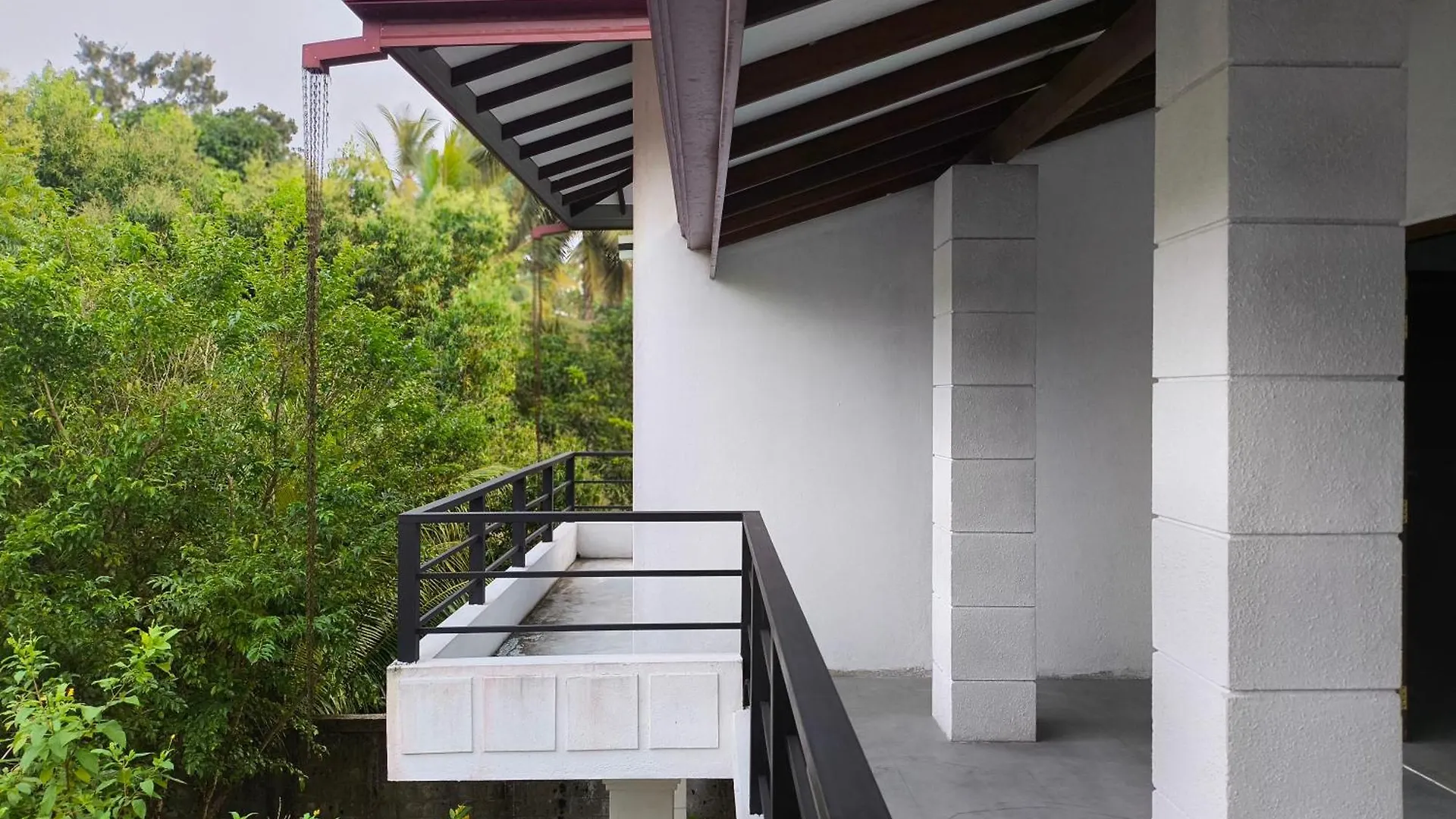 Air Ray Homestay 니곰보